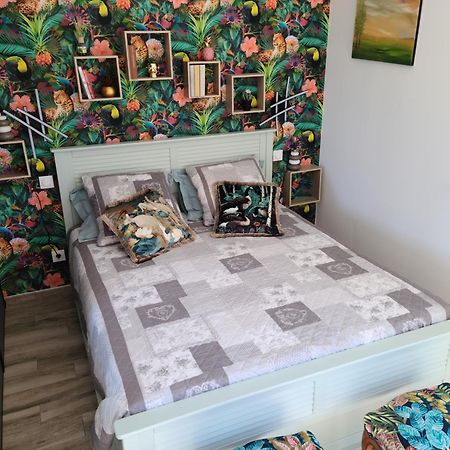 Les Papillons D'Uzes Bed & Breakfast Saint-Laurent-la-Vernede Ngoại thất bức ảnh