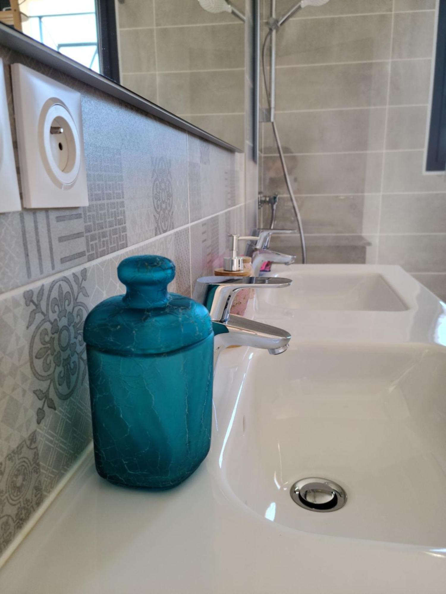 Les Papillons D'Uzes Bed & Breakfast Saint-Laurent-la-Vernede Ngoại thất bức ảnh