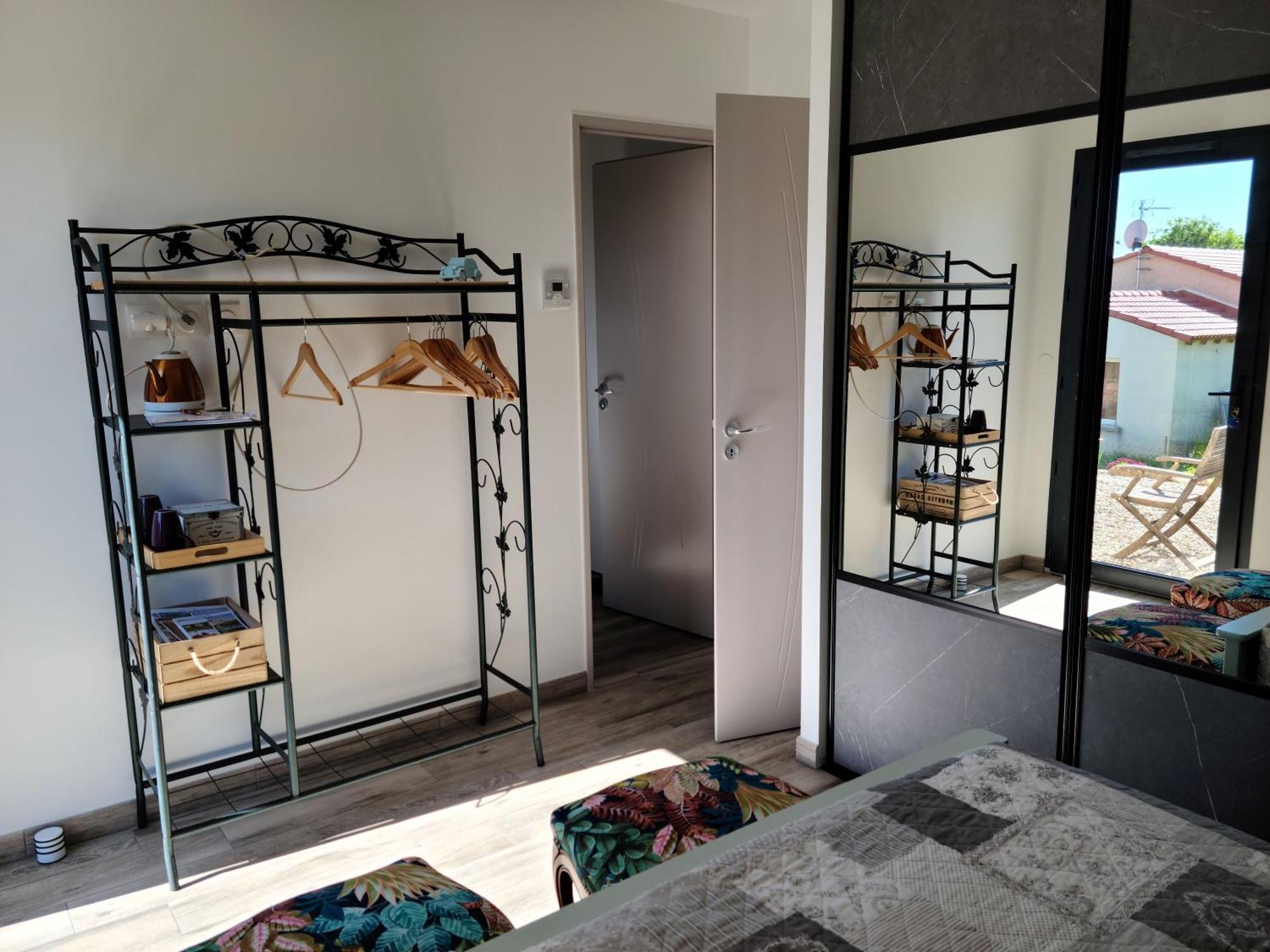 Les Papillons D'Uzes Bed & Breakfast Saint-Laurent-la-Vernede Ngoại thất bức ảnh